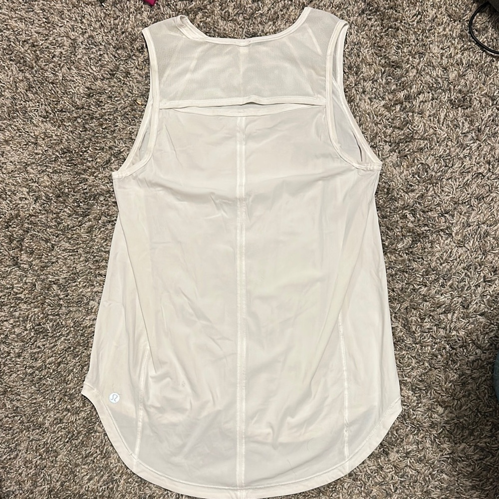 Lululemon Athletica White Sleeveless Tank Top with Curved Hem
